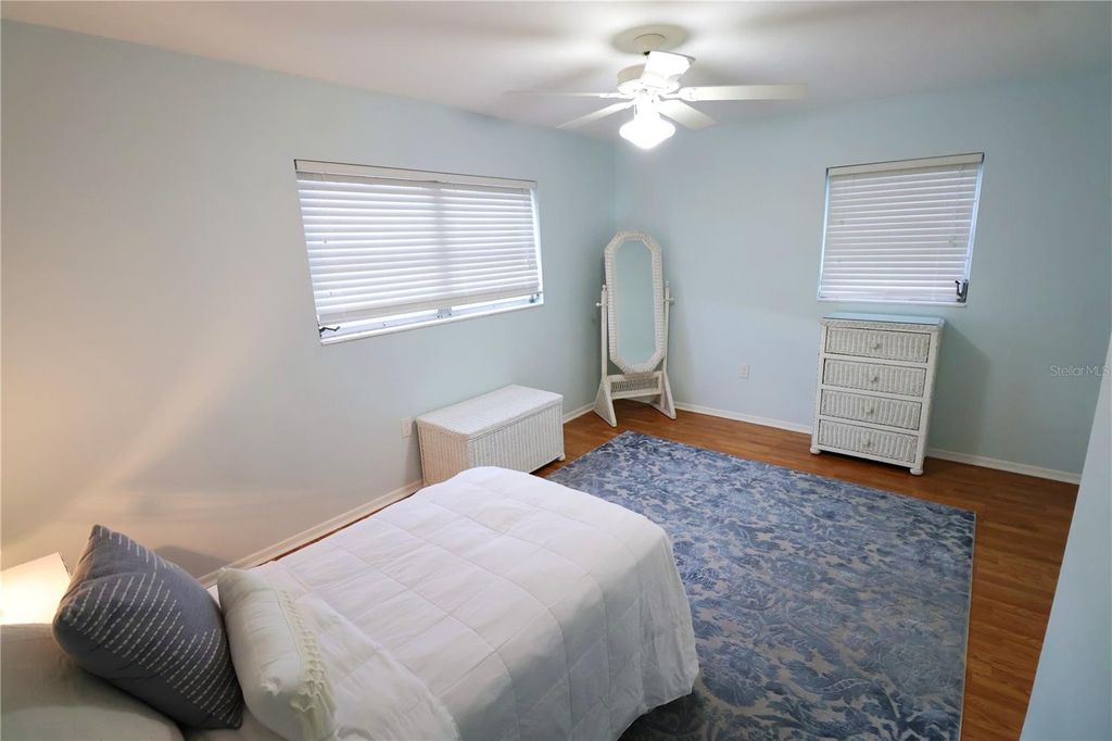 Image 21 of property listing at 5981 HIBISCUS DRIVE, Bradenton, FL 34207