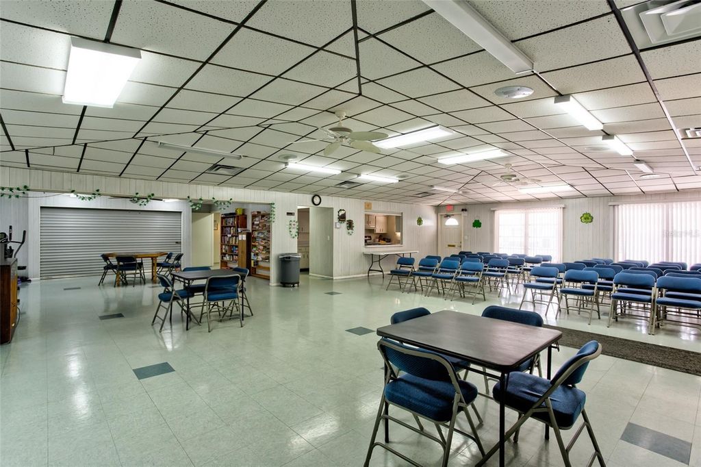 Image 26 of property listing at 5981 HIBISCUS DRIVE, Bradenton, FL 34207