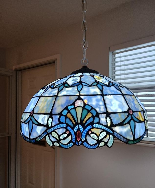 Image 4 of property listing at 5981 HIBISCUS DRIVE, Bradenton, FL 34207