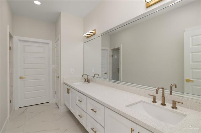 1216 E Evergreen Avenue, San Juan, TX 78589