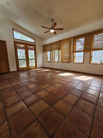 2861 Nickel, Los Alamos, NM 87544