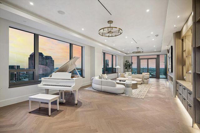 1275 S Post Oak Lane 2502, Houston, TX 77056