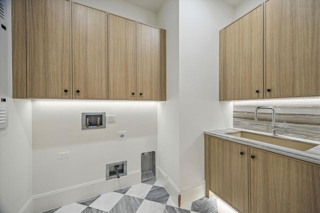 1275 S Post Oak Lane 2502, Houston, TX 77056