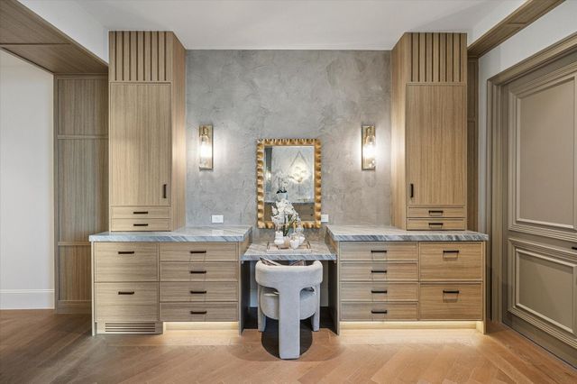 1275 S Post Oak Lane 2502, Houston, TX 77056