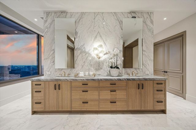 1275 S Post Oak Lane 2502, Houston, TX 77056