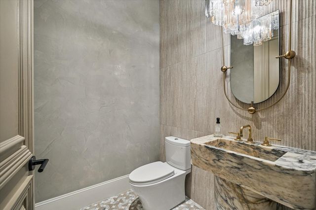 1275 S Post Oak Lane 2502, Houston, TX 77056