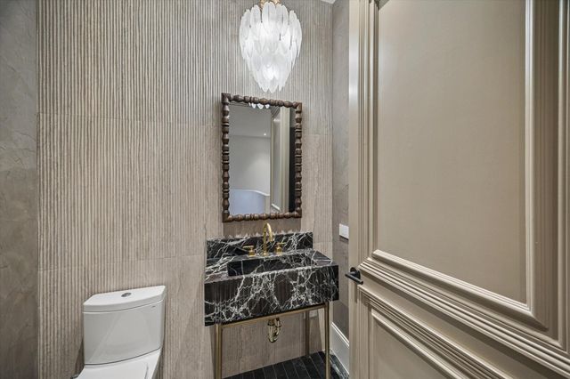 1275 S Post Oak Lane 2502, Houston, TX 77056