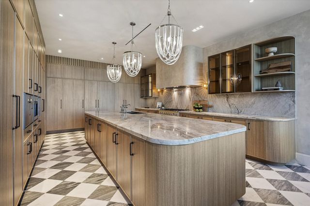 1275 S Post Oak Lane 2502, Houston, TX 77056