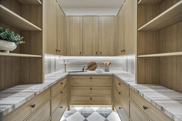 1275 S Post Oak Lane 2502, Houston, TX 77056