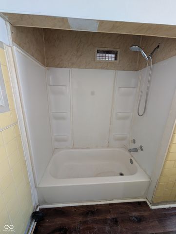 1403 W 4th Street, Anderson, IN 46016