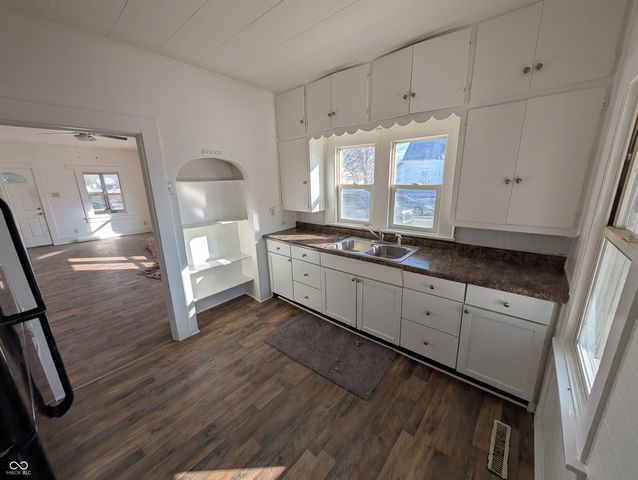 1403 W 4th Street, Anderson, IN 46016