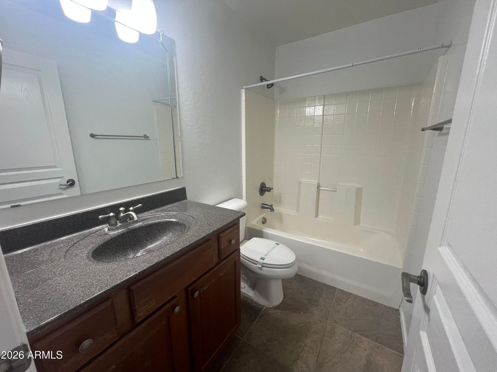 Image 4 of property listing at 637 S Buena Vista Avenue, Gilbert, AZ 85296