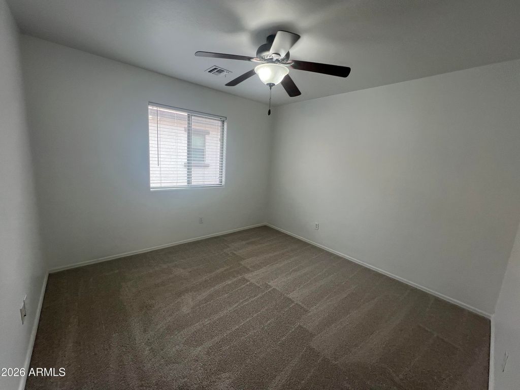Image 7 of property listing at 637 S Buena Vista Avenue, Gilbert, AZ 85296