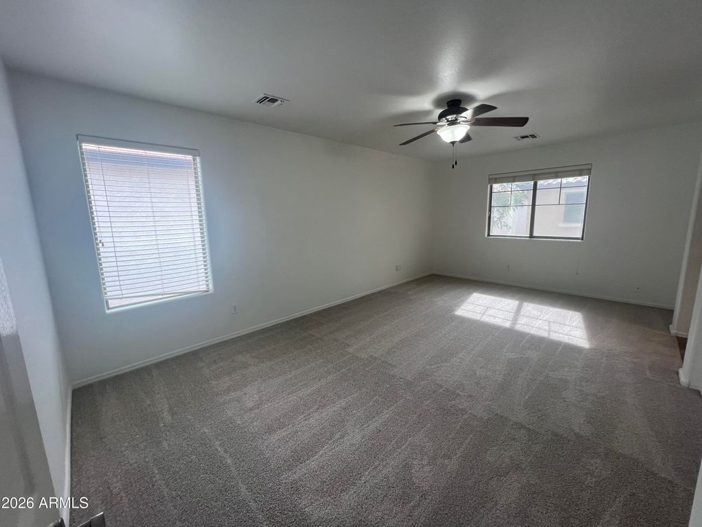 Image 8 of property listing at 637 S Buena Vista Avenue, Gilbert, AZ 85296