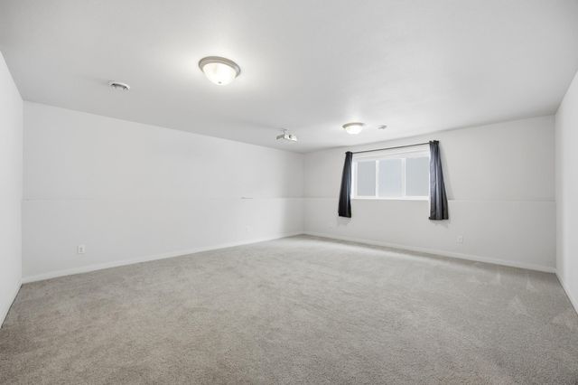 6730 71st Avenue S, Horace, ND 58047