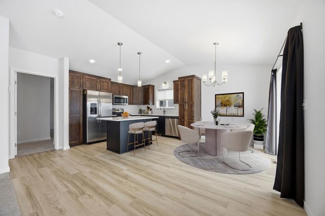 6730 71st Avenue S, Horace, ND 58047