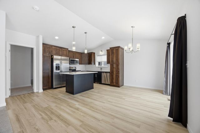 6730 71st Avenue S, Horace, ND 58047