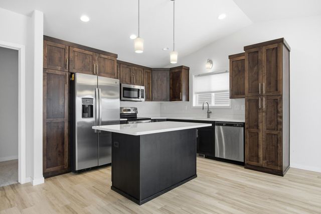 6730 71st Avenue S, Horace, ND 58047