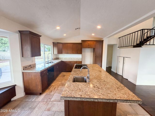 6115 W PORT AU PRINCE Lane, Glendale, AZ 85306