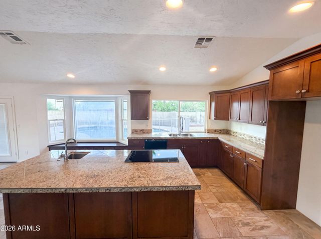 6115 W PORT AU PRINCE Lane, Glendale, AZ 85306