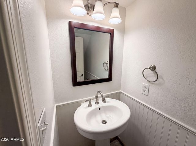 6115 W PORT AU PRINCE Lane, Glendale, AZ 85306