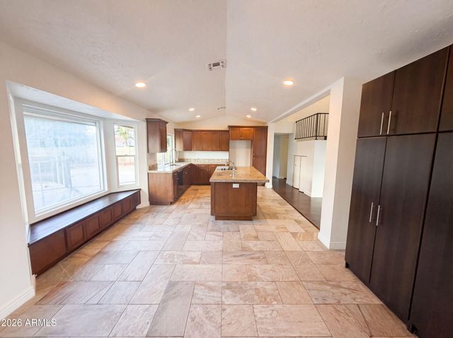 6115 W PORT AU PRINCE Lane, Glendale, AZ 85306