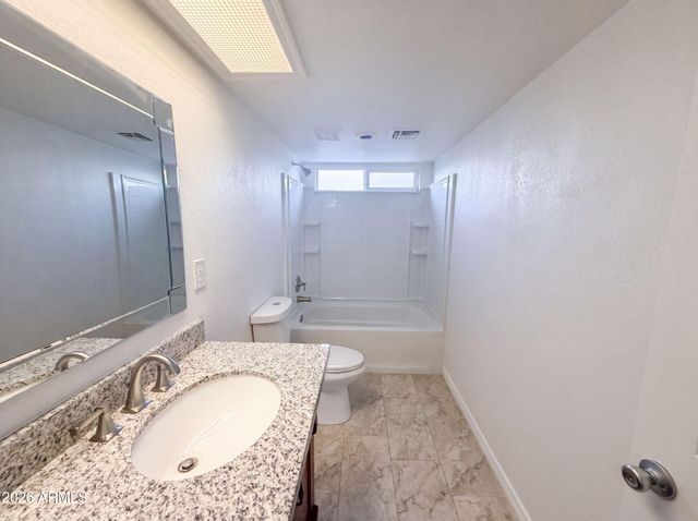 6115 W PORT AU PRINCE Lane, Glendale, AZ 85306
