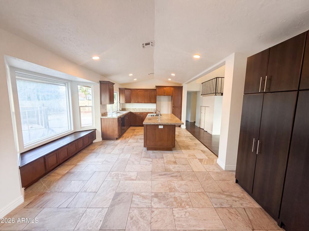 6115 W PORT AU PRINCE Lane, Glendale, AZ 85306 — photo 2