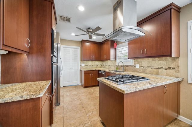 10906 Piping Rock Lane, Houston, TX 77042