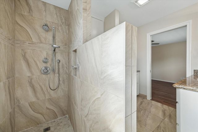 10906 Piping Rock Lane, Houston, TX 77042