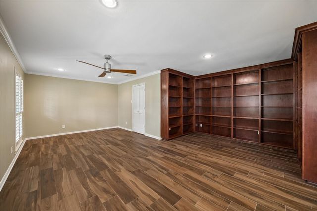 10906 Piping Rock Lane, Houston, TX 77042