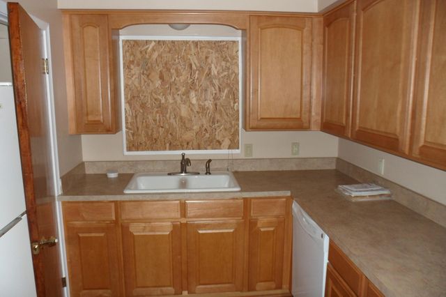 992 Kettering Avenue, Pontiac City, MI 48340