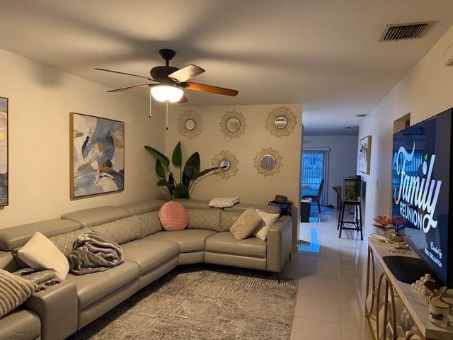 7610 NW 73rd Terrace, Tamarac, FL 33321