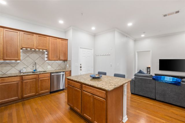 800 E 15th Street 202, Plano, TX 75074