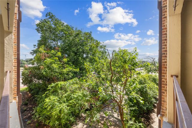 800 E 15th Street 202, Plano, TX 75074
