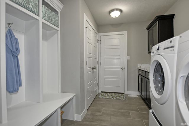 8250 Leland Drive, Evansville, IN 47715