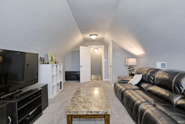 8250 Leland Drive, Evansville, IN 47715