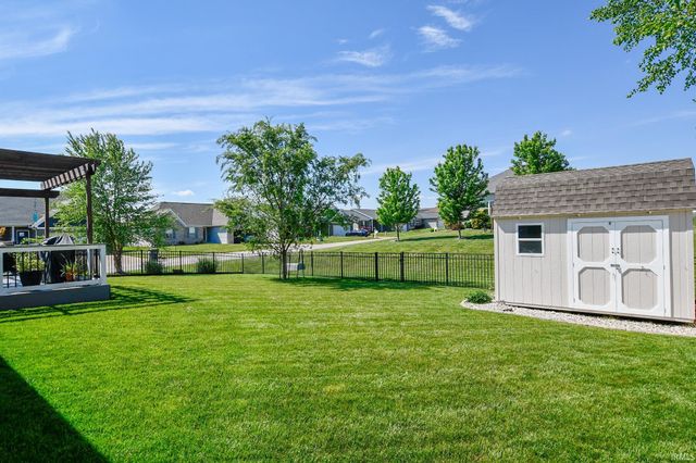 8250 Leland Drive, Evansville, IN 47715