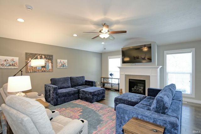 8250 Leland Drive, Evansville, IN 47715
