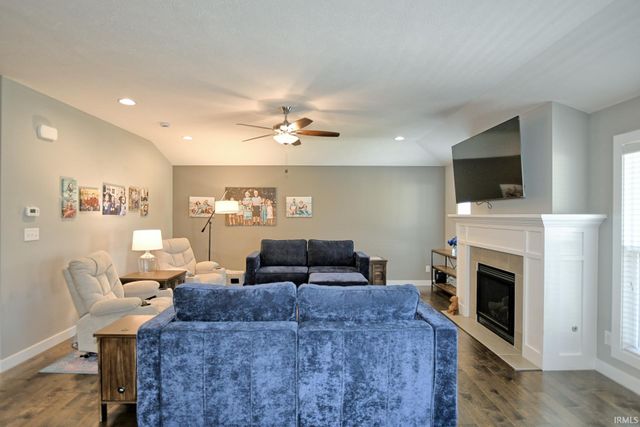 8250 Leland Drive, Evansville, IN 47715