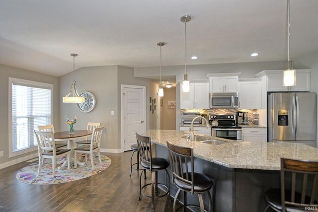 8250 Leland Drive, Evansville, IN 47715