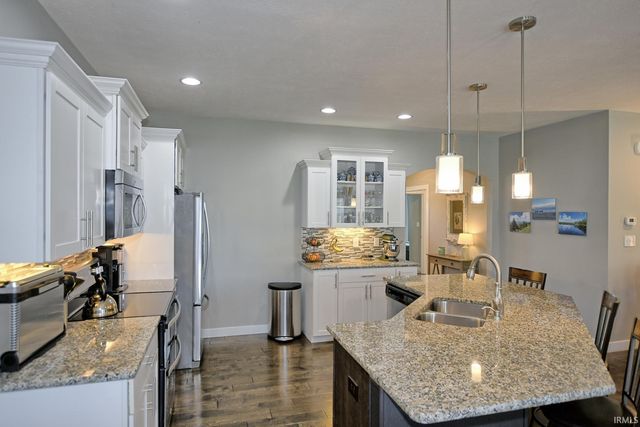 8250 Leland Drive, Evansville, IN 47715