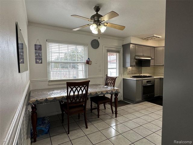 24684 Warner Avenue, Warren, MI 48091