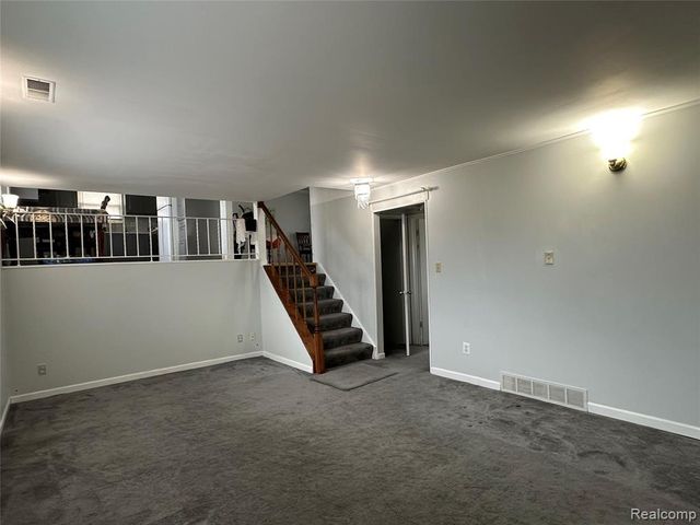 24684 Warner Avenue, Warren, MI 48091