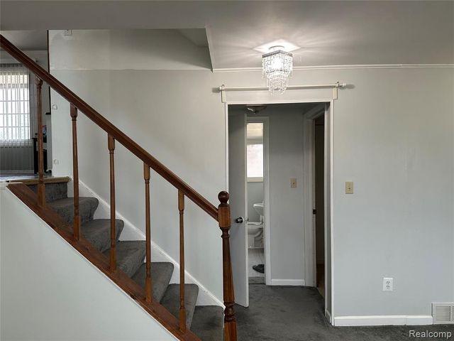 24684 Warner Avenue, Warren, MI 48091