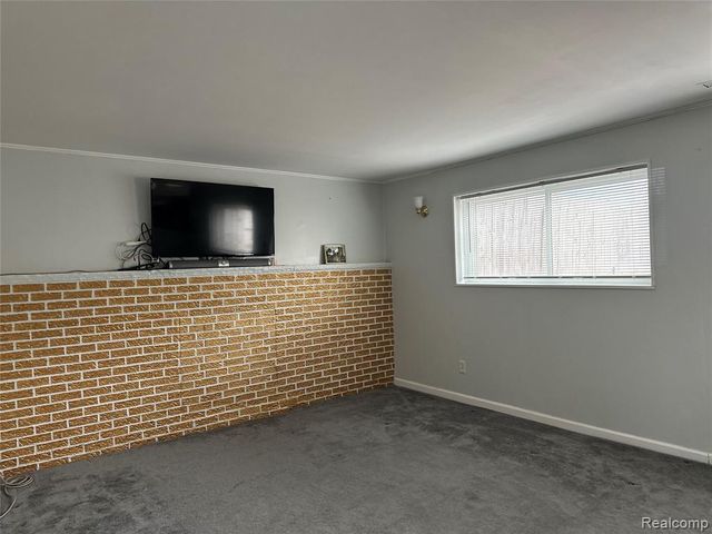 24684 Warner Avenue, Warren, MI 48091