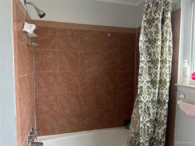 24684 Warner Avenue, Warren, MI 48091