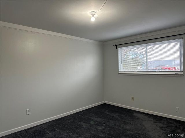 24684 Warner Avenue, Warren, MI 48091