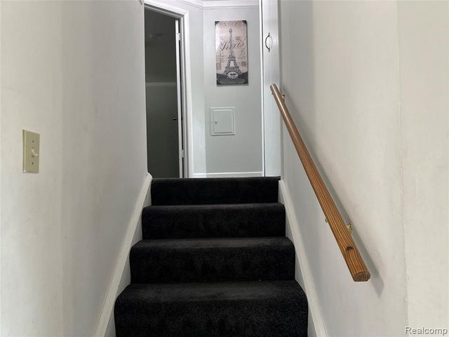 24684 Warner Avenue, Warren, MI 48091