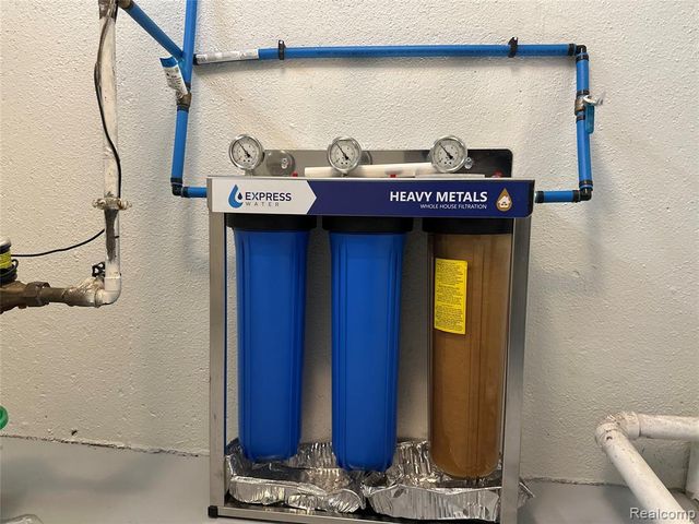 24684 Warner Avenue, Warren, MI 48091